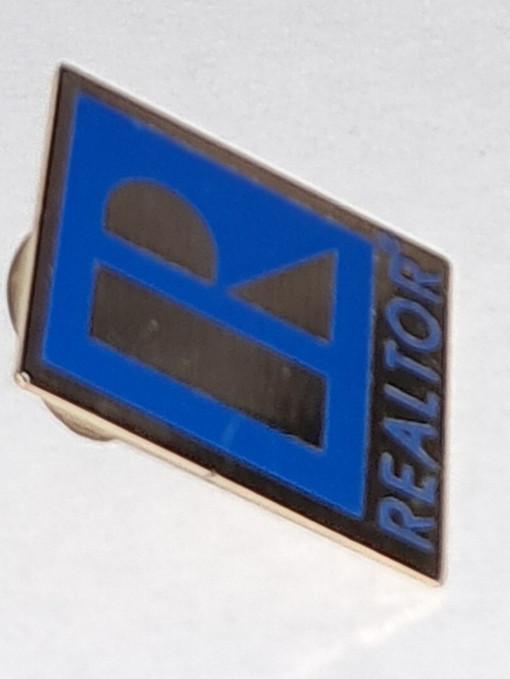 REALTOR PIN - Picture 5 of 11